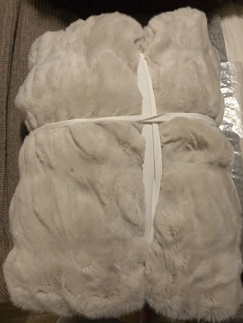 Pottery Barn Faux Fur Ruched Throw (Ivory)  50x60in